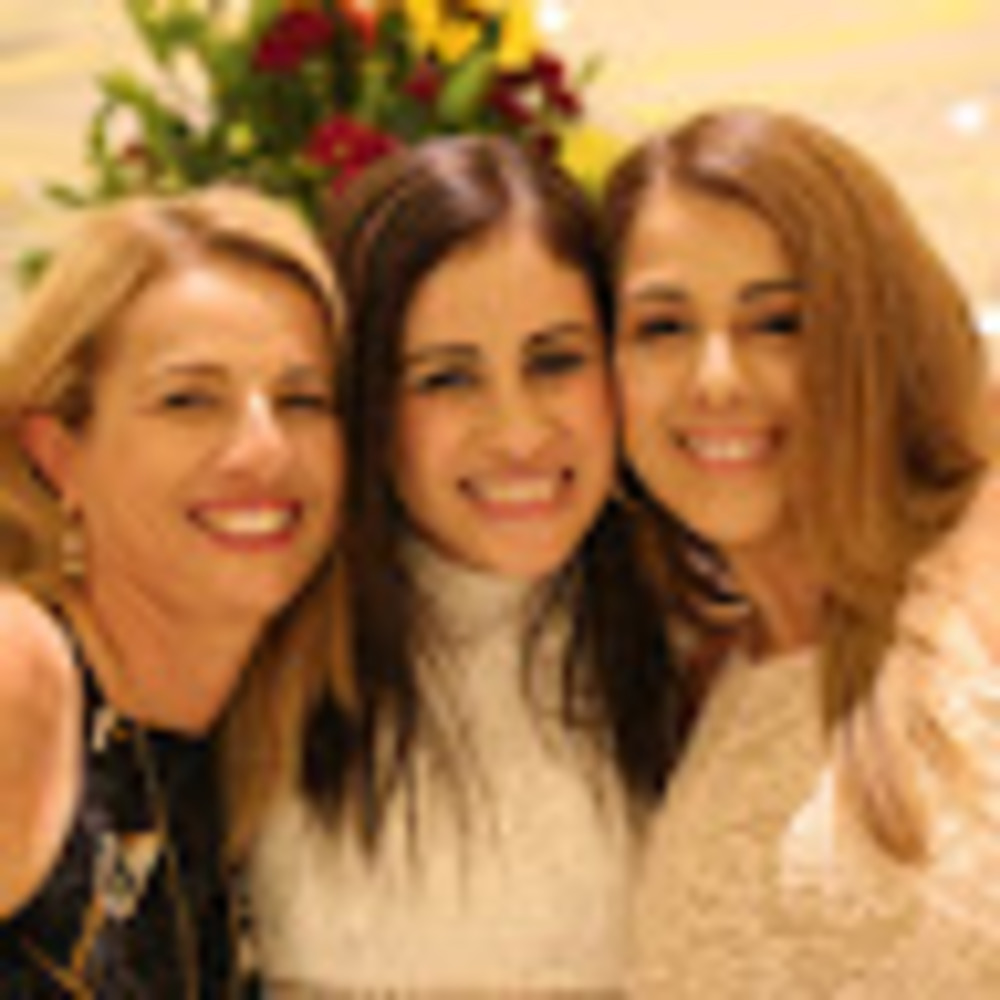 Meet your Posher, Crystal